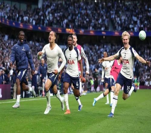 TA：德泽尔比讨厌消极情绪，他希望每个球员都面带笑容来训练