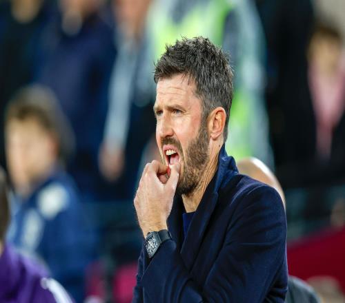 曼聯(lián)還沒(méi)想好：卡里克用戰(zhàn)績(jī)贏下信任票，但潛在競(jìng)爭(zhēng)者實(shí)力不俗