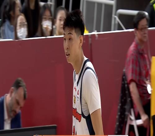 54犯61罚！本土主力仅得26分让杜锋绝望，2连败广东彻底无缘前四