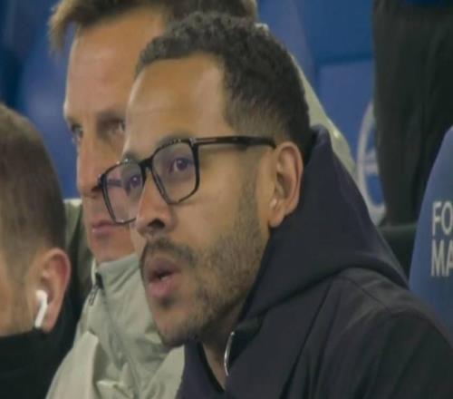 切爾西遠征球迷痛罵羅塞尼爾，布萊頓球迷回應(yīng)：他是我們的人