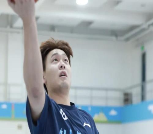 北京動態(tài)！阿隆德斯官宣取代貝利，曾凡博有望復(fù)出，趙睿仍在恢復(fù)