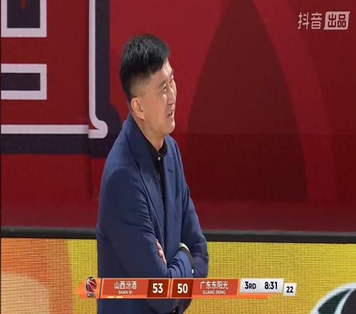 誰注意到，一國手下場后杜鋒不再與其溝通，球迷：兩人必走一個