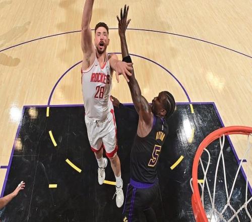 扭捏至極，申京兩戰湖人合計僅39投15中&對幫助球隊太有限