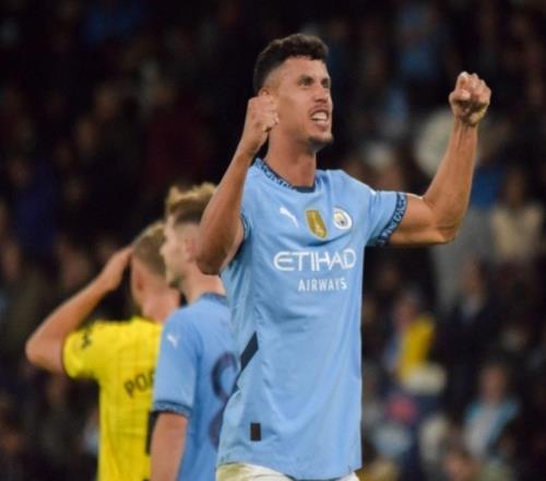 10！英超榜首易主！曼城争8连胜+队史第9冠，英超降级第2队诞生