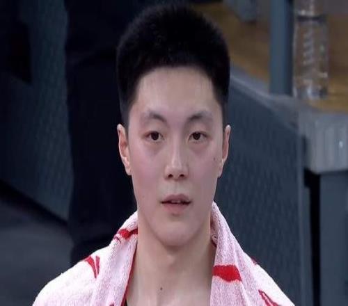 廣東新援將迎來首秀，徐杰恐無緣最佳陣容，胡明軒輪休，杜鋒變招