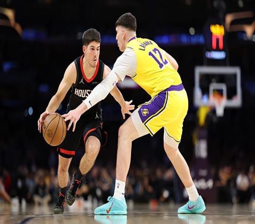 防守端任人宰割进攻端毫无手感，火箭探花郎G2的表现如同梦游