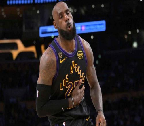 勒布朗詹姆斯32胜0负纪录岌岌可危，湖人20领先火箭后G3难打