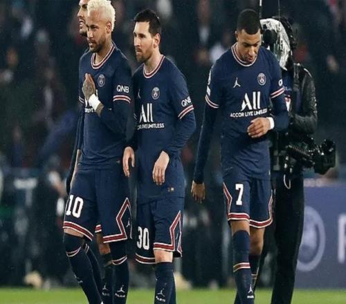 記者：梅西、內(nèi)馬爾、姆巴佩在巴黎時(shí)，更衣室分裂成了幾個(gè)幫派
