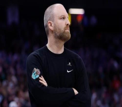 Shams：雄鹿將聘請(qǐng)?zhí)├照步鹚箵?dān)任球隊(duì)新任主帥