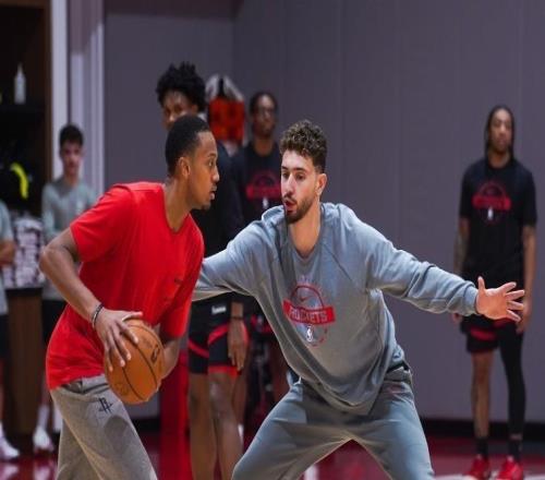 2場(chǎng)三分17中5！火箭G3投籃是關(guān)鍵！申京發(fā)聲，這是說(shuō)給謝潑德聽(tīng)的