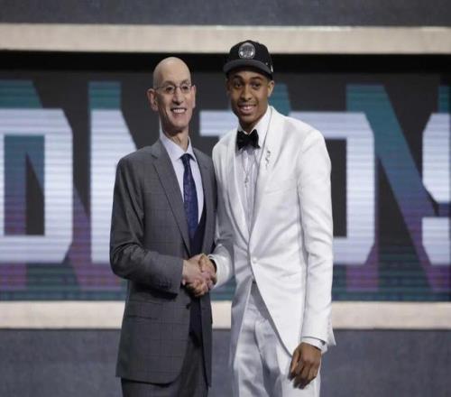 給文班剃頭的馬刺DJ，成為NBA最佳第六人