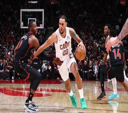 骑士遭遇了一场惨败，但是替补锋线新星的状态却明显回暖了