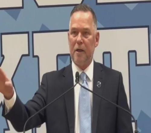 NBA冠军教头空降大学：肯尼史密斯牵线的非常规操作