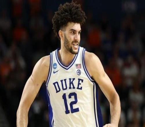 卡洛斯布泽尔之子卡梅隆布泽尔宣布参加2026年NBA选秀