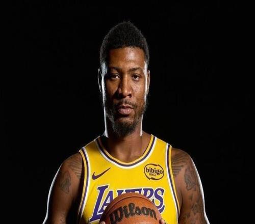 场均20+8+50%三分命中率！湖人斯马特杀疯了，他真被低估了