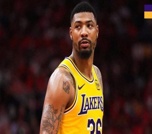 季后赛连场得分20+抢断5+，斯马特成为湖人队史第一人