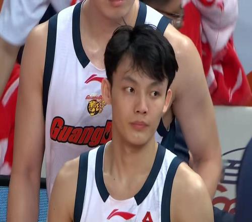 三連敗后！廣東隊做出重大決定，四大內(nèi)線被棄用，王洪澤確認上位