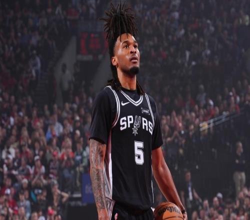 马刺小鬼当家制胜：无文班双枪合砍60分导15分逆转太顽强