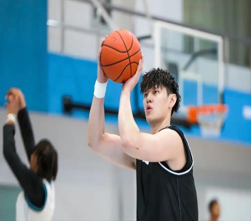 曾凡博復(fù)出18分，四川隊(duì)賽季0勝，福建隊(duì)再勝廣東隊(duì)