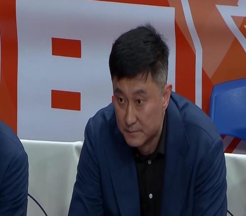 随着广东被福建双杀，CBA尘埃落定！广东将战广州，徐昕挑战杜锋