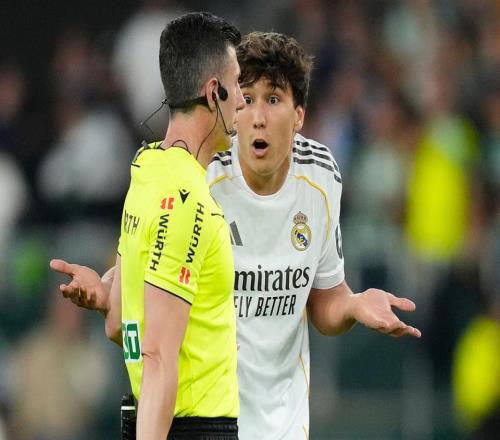 皇馬官方開噴被漏判點球+貝蒂斯絕平球犯規(guī)主帥怒斥裁判不懂球