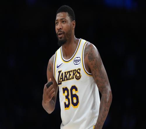 火箭斗湖人！8项数据，火箭仅篮板领先，湖人占绝对优势，3人霸榜