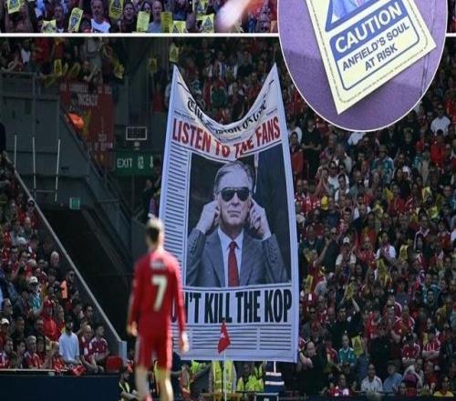 举黄牌警告，利物浦球迷抗议俱乐部未来三个赛季提高票价