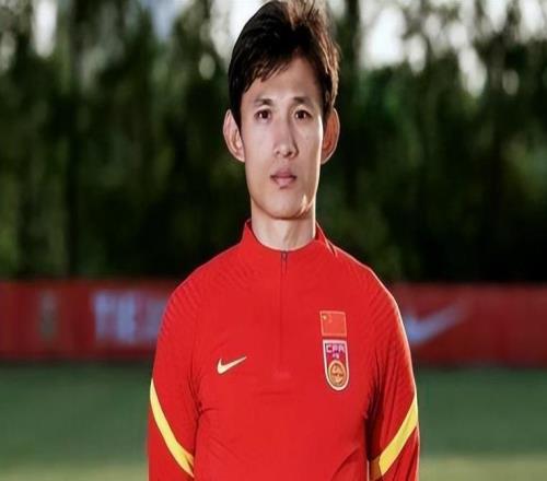 上港队长王燊超：娶了申花球迷，37岁仍征战中超，恩师盼他回崇明