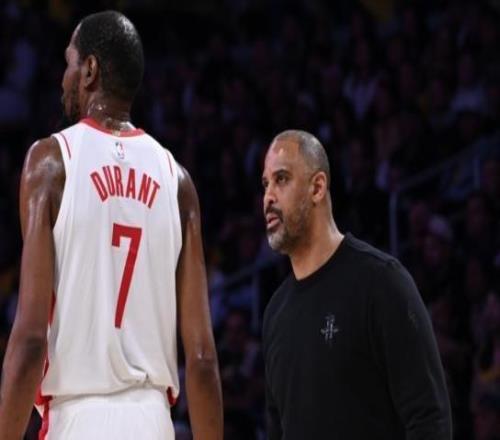 杜兰特G4仍出战成疑正对脚踝进行全天候的治疗