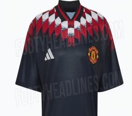 曼聯(lián)202627賽季休閑球衣曝光，致敬94經(jīng)典