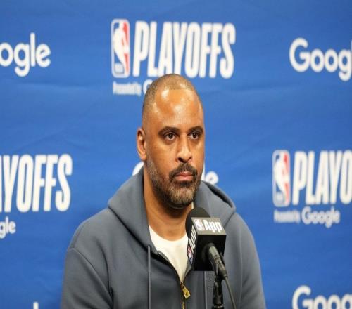 火箭隊(duì)主教練失控怒噴全隊(duì)！陷入輿論風(fēng)波，賽季結(jié)束或被解雇