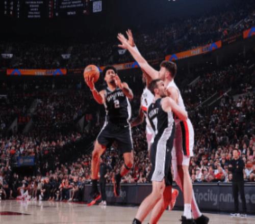 馬刺逆轉(zhuǎn)開(kāi)拓者21文班缺陣榜眼秀27+10楊瀚森1板