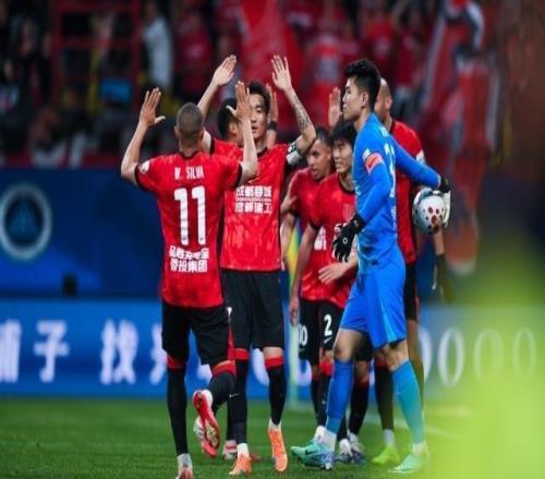 【中超】兄弟德比不留情面！蓉城7胜1平领跑4比0浙江