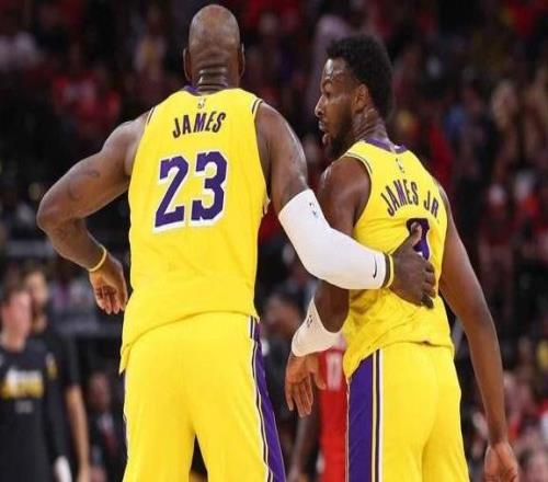 湖人30領先火箭！老詹談與布朗尼季后賽神仙連線：他主動要的！