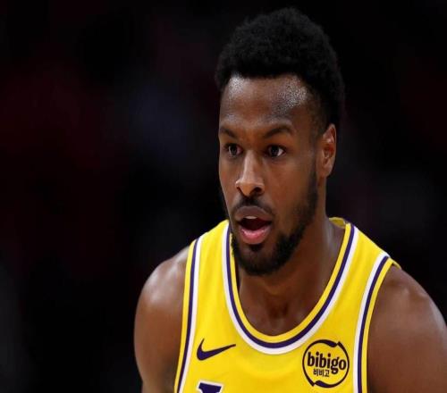 湖人隊勒布朗詹姆斯稱贊兒子布朗尼，在打火箭隊時的沉著冷靜