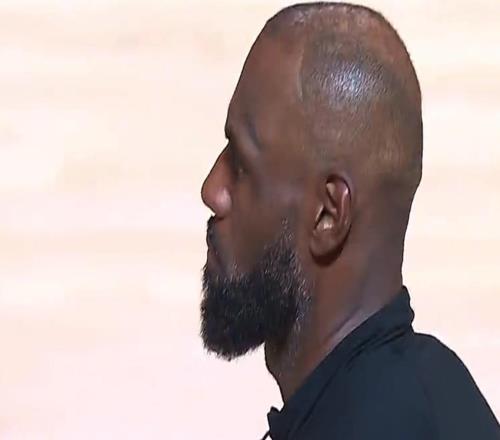 G4火箭大勝湖人！阿門詹姆斯神情淡定，斯瑪特伊森爆口角結梁子！