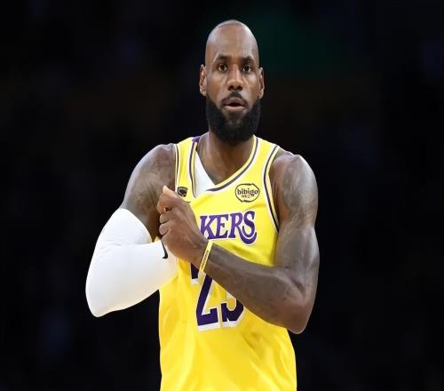 G4湖人96115不敵火箭球員評價：艾頓良好，4人及格，4人低迷