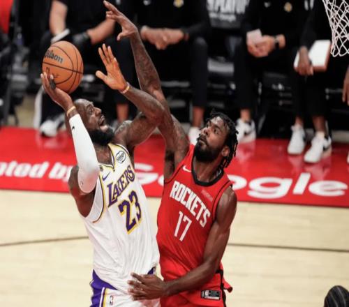 丑陋13！湖人慘敗詹姆斯8失誤，裁判搶戲艾頓驅逐，火箭機會來了