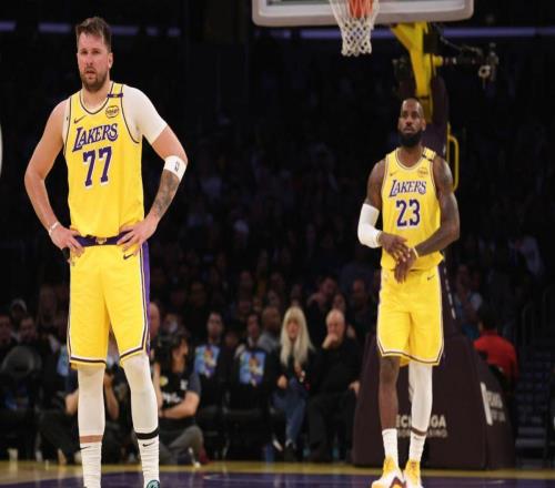 8次失誤！8次失誤！41歲詹姆斯真打不動了，但東契奇復出仍無定期