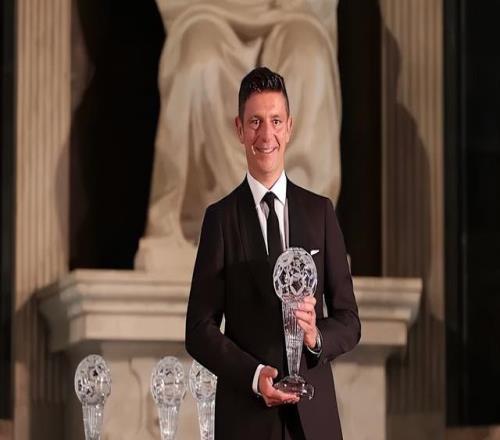 意甲再爆新“電話門”名哨敲窗改判遭查，國米無辜躺槍