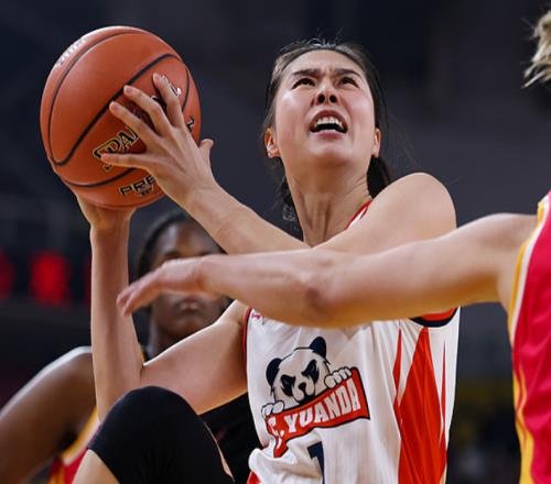 淚目！中國女籃30歲王牌造12分主宰末節：鑄就4年3冠新王朝