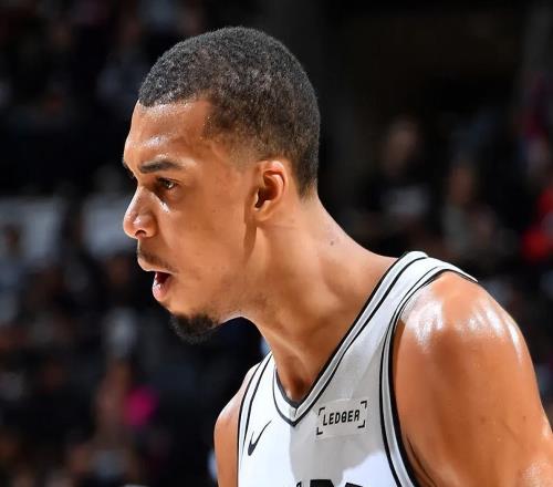 普理查德32+4+5無緣今日最佳！對不起，你碰到創紀錄的文班亞馬了