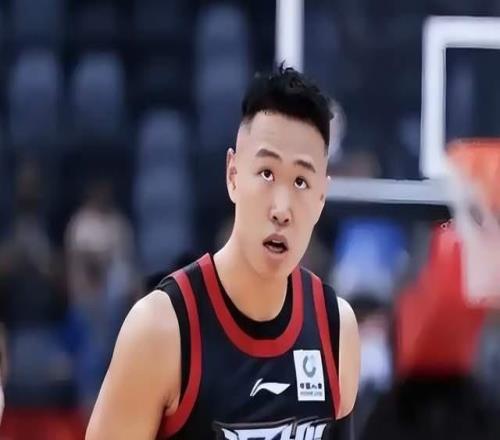 勵志楷模！自費去美國特訓，29歲首獲MVP，山東大漢能拿多少獎金