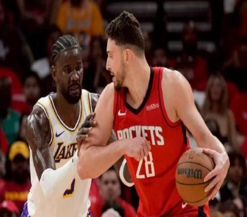 第四節(jié)成垃圾時(shí)間！詹姆斯拿到10分就休息，火箭拒絕橫掃