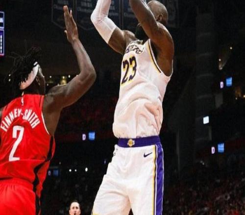 連續兩場比賽8失誤，詹姆斯9中2&三分3中0取10分4板9助