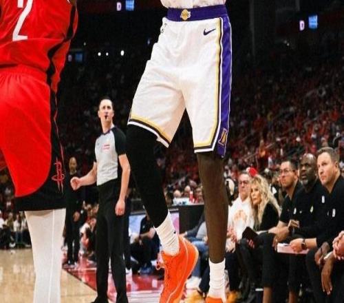 先發(fā)五虎全部15+！火箭背水一戰(zhàn)19分大勝湖人，系列賽追至13