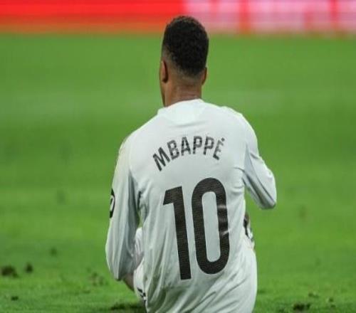 官方：姆巴佩左腿半腱肌肌肉受傷