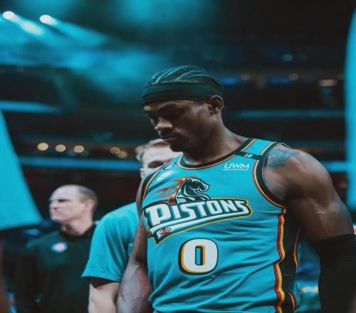 8分6犯規(guī)！季后賽第一軟男！2億頂薪合同泡湯