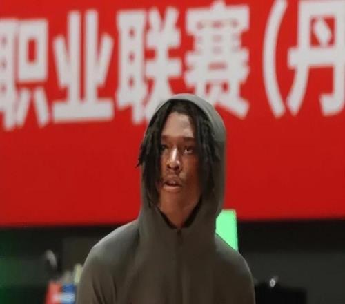 CBA官宣史密斯成最佳外援！進攻全能奪得分王，大幅提升深圳戰(zhàn)績