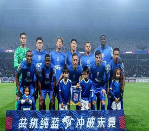 中超現(xiàn)在就是蓉城和申花爭冠泰山球員很舒適愜意是各球隊都羨慕